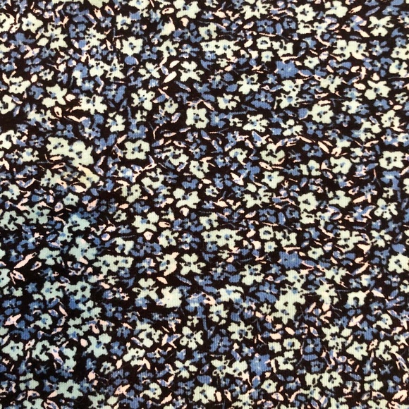 Floral Crop Top - Picture 3 of 3